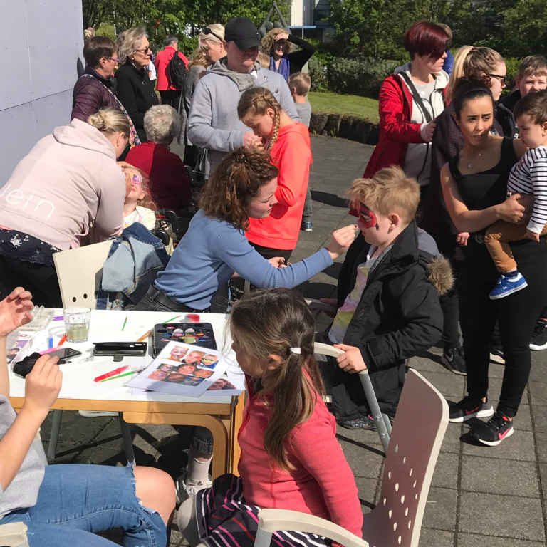 b544c480-bdeb-4c83-8894-e233e14d8862