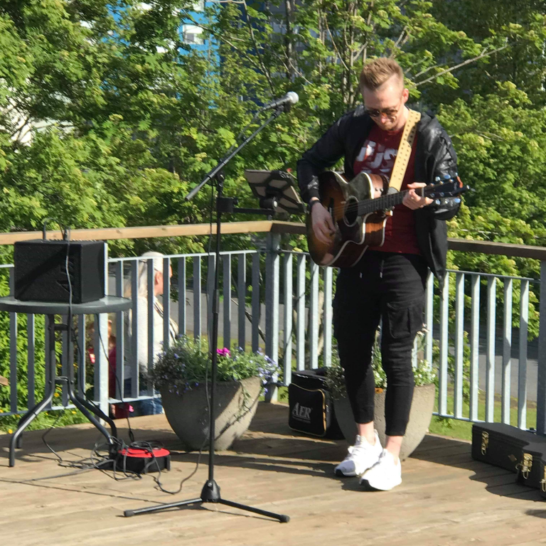 ba8304a6-09d0-4c00-86f1-dac0f5da21c8