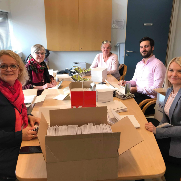 hjalparhond_islandsbanka_2018_il_02