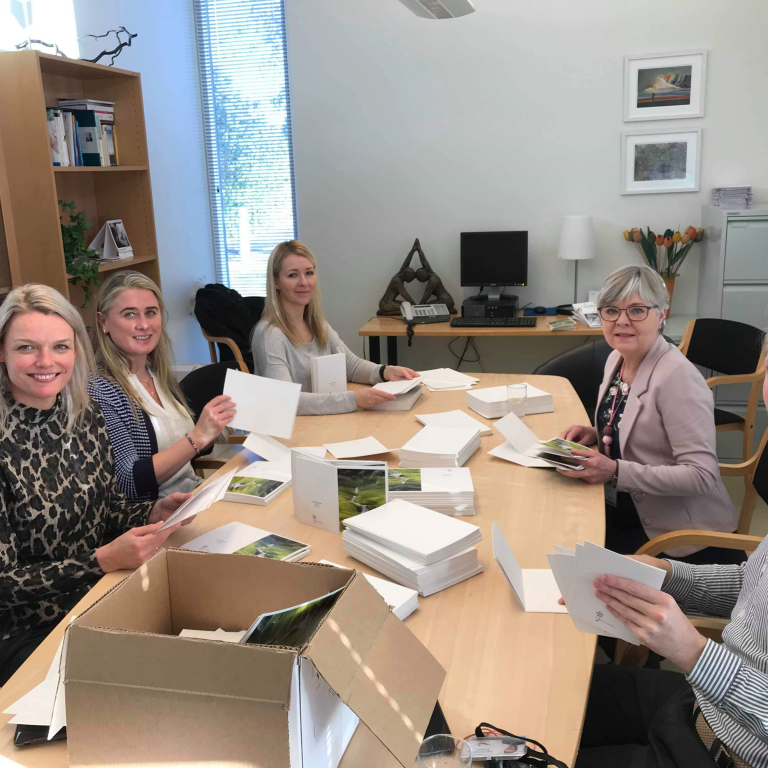 hjalparhond_islandsbanka_2018_il_03