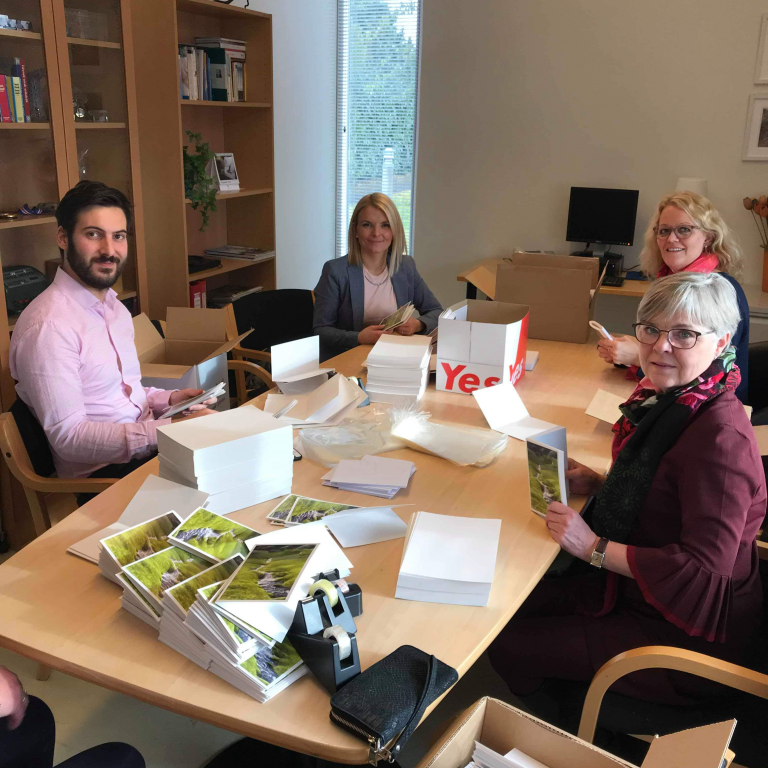 hjalparhond_islandsbanka_2018_il_06