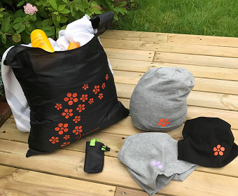 Ný söluvara: húfur og fjölnota pokar