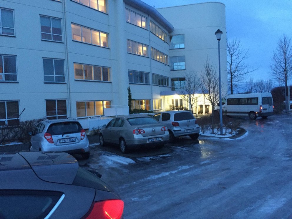 Íbúðin á Sléttuvegi 9 ekki lengur til útleigu