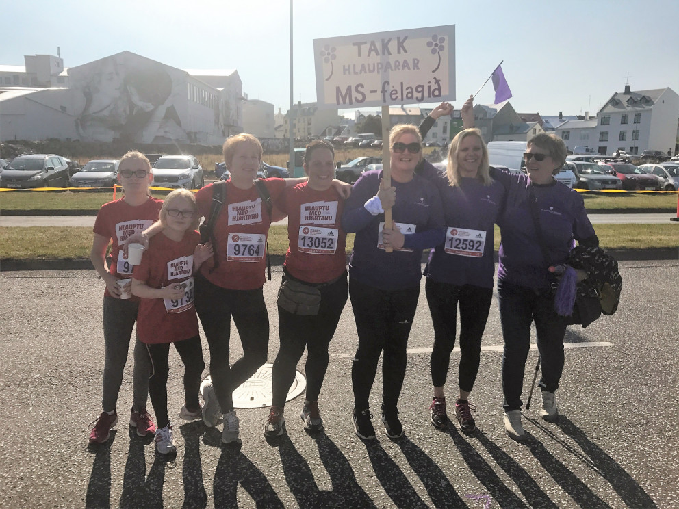 Nokkrir hlauparanna stilltu sér upp fyrir myndatöku